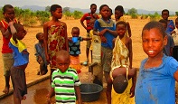 Von Active Aid in Africa fertiger Brunnen aus 2013 in Ngona, Malawi