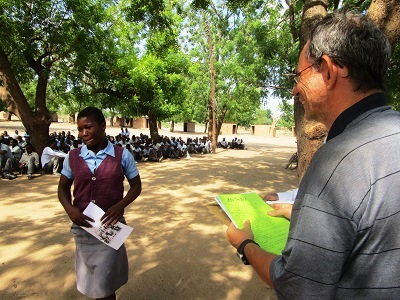 Briefübergabe an die Mpatsa CDSS, Tengani, Malawi in Englisch