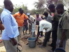 Active Aid in Africa: Brunnenreparatur in Chokolo, Tengani, Malawi