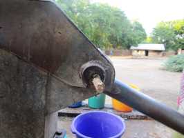 Defekter Brunnen in Chokolo, Tengani, Malawi