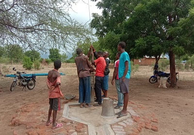 Active Aid in Africa: Brunnenreparatur in Mpaso Village, Tengani, Malawi