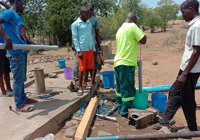 Active Aid in Africa: Brunnenreparatur in Nyanthumbi, Tengani, Malawi