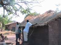 Dachdecken in Tengani-Lower Shire-Malawi