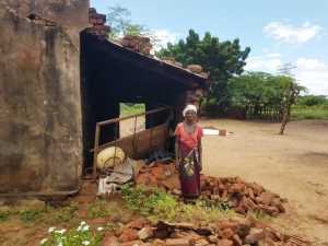 Tengani/ Malawi, Zerstörte Häuser nach dem Zyklon Idai und Flut 2019