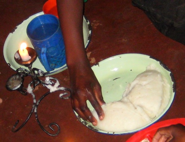 In Malawi sind täglich warme Mahlzeiten noch nicht selbstverständlich