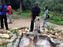 Brunnen fertig in Chikoko, Tengani, Active Aid in Africa Malawi