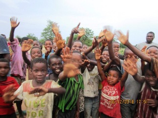 Kinder sollen in die Schule! Active Aid in Africa, Sanierung eines Brunnens in Tengani, Malawi