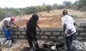 Gepresste Ziegel für stabilere Häuser, ohne Brennholz verwenden zu müssen, AAA Malawi, Nov2019